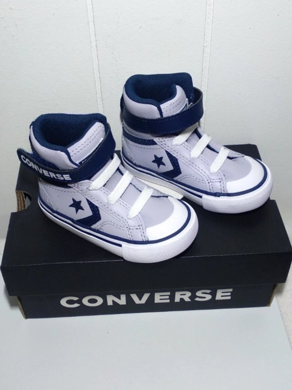 Converse Pro Blaze Strap Leather Sneakers Grey Navy Toddler Size 5 A08475C NEW